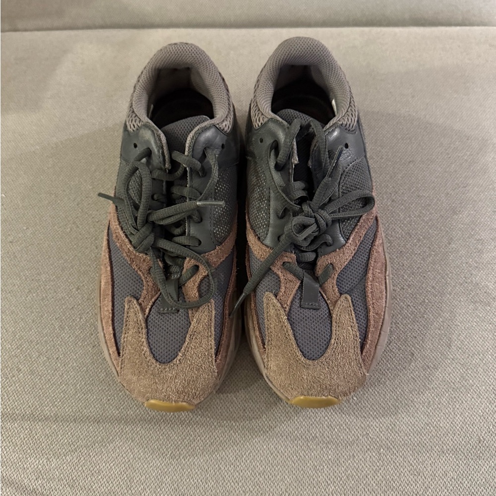 adidas YEEZY Boost 700, Mauve - Men’s Size 6